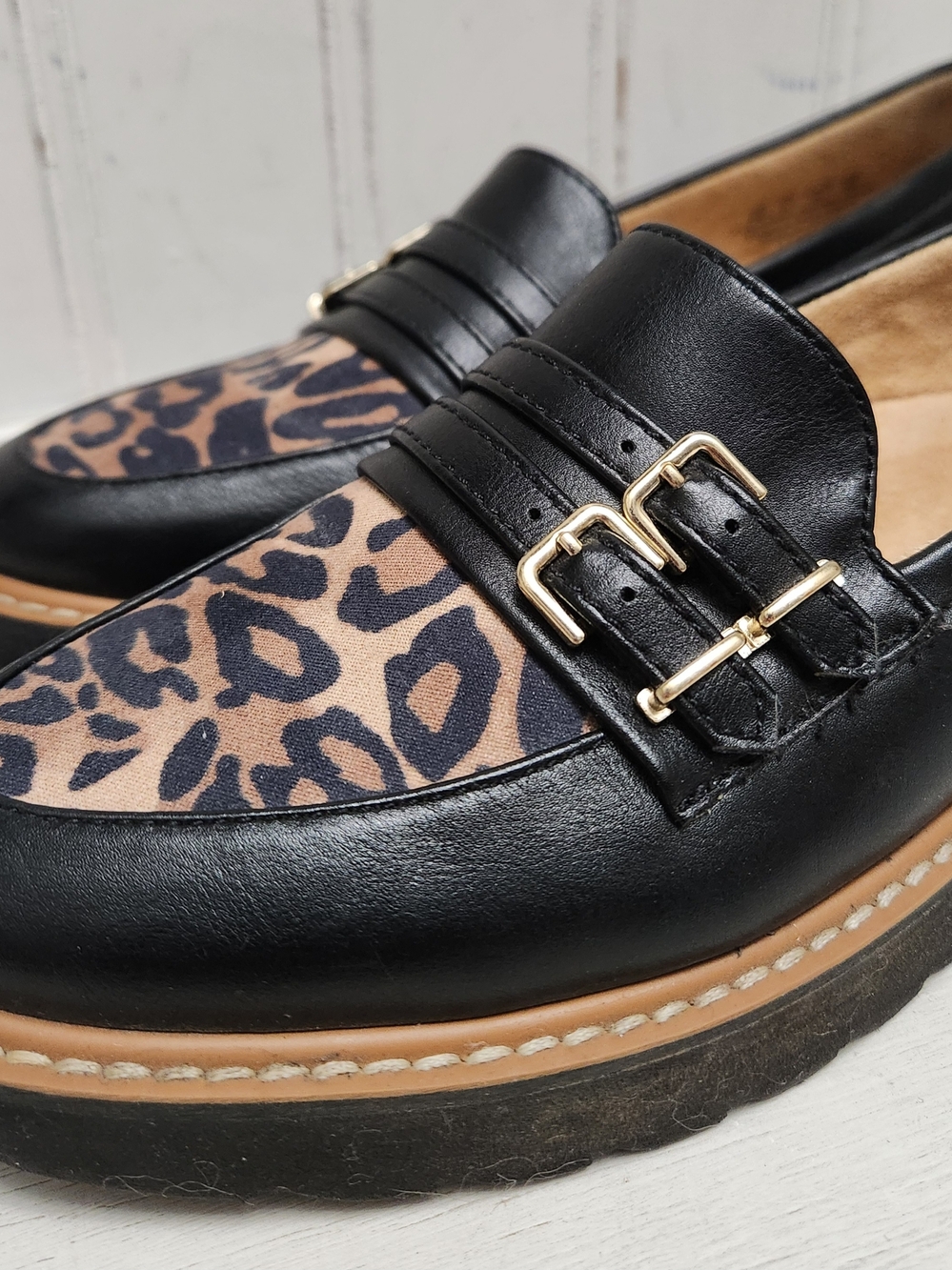 Naturalizer Eiffle Size 8 Black Leather Leopard Print Loafers Shoes W/Buckles